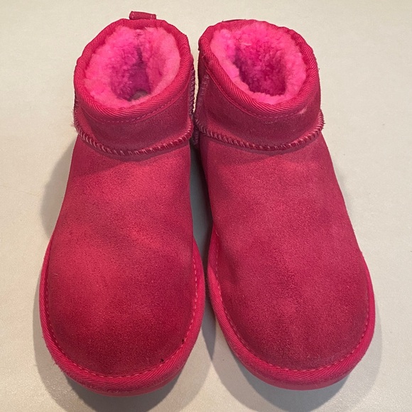 UGG ULTRA MINI Boots Booties Dark Peony GUC Womens Sz 6 - Picture 2 of 13
